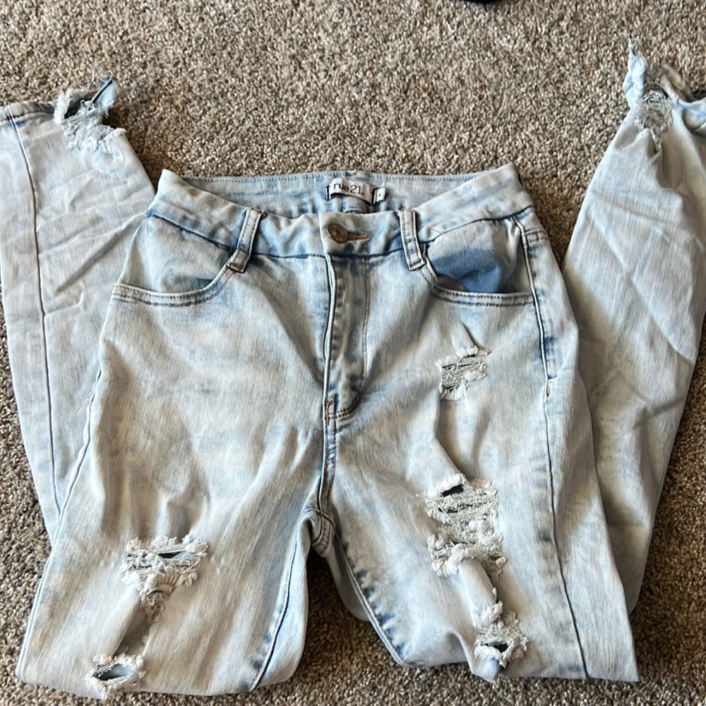 Ripped Skinny Jeans